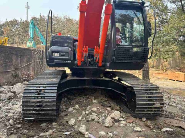 Used Hitachi ZX200-6 Excavator (2)