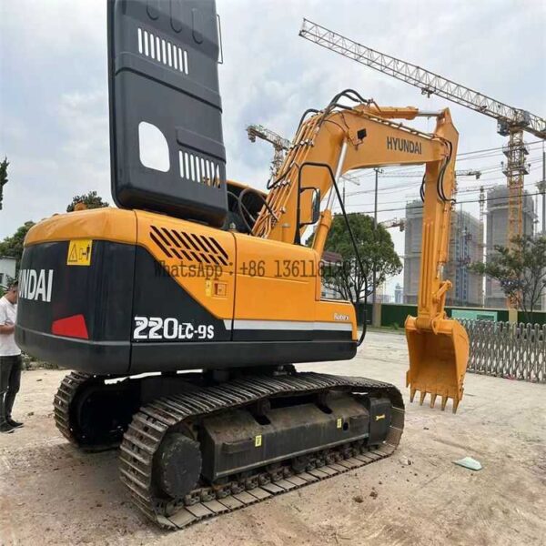 Used Hyundai 220LC-9S Excavator (1)