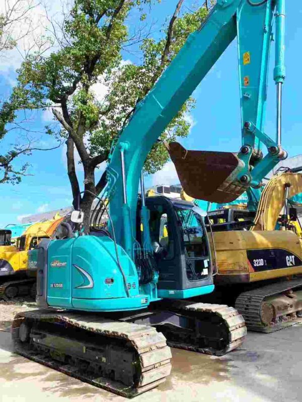 Used Kobelco SK125 Excavator (1)