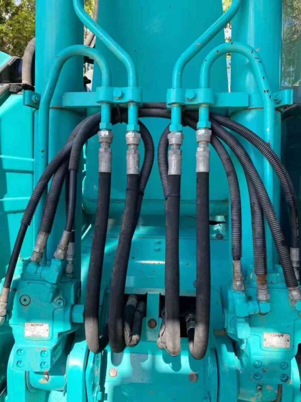 Used Kobelco SK125 Excavator (2)
