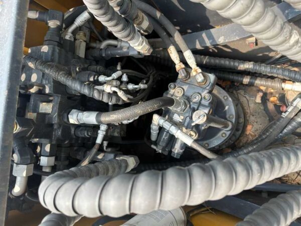 Used Volvo EC140DL Excavator (3)