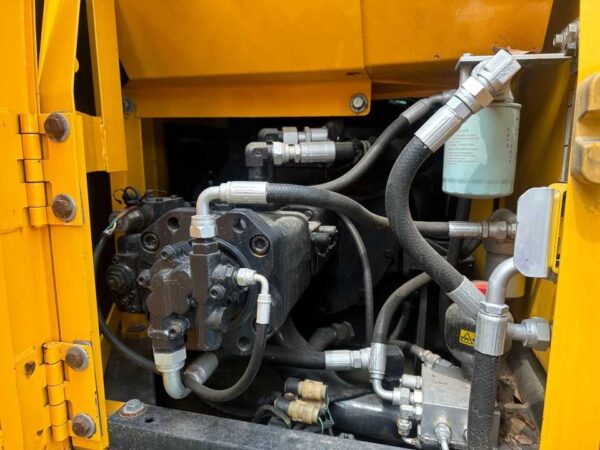 Used Volvo EC140DL Excavator (4)